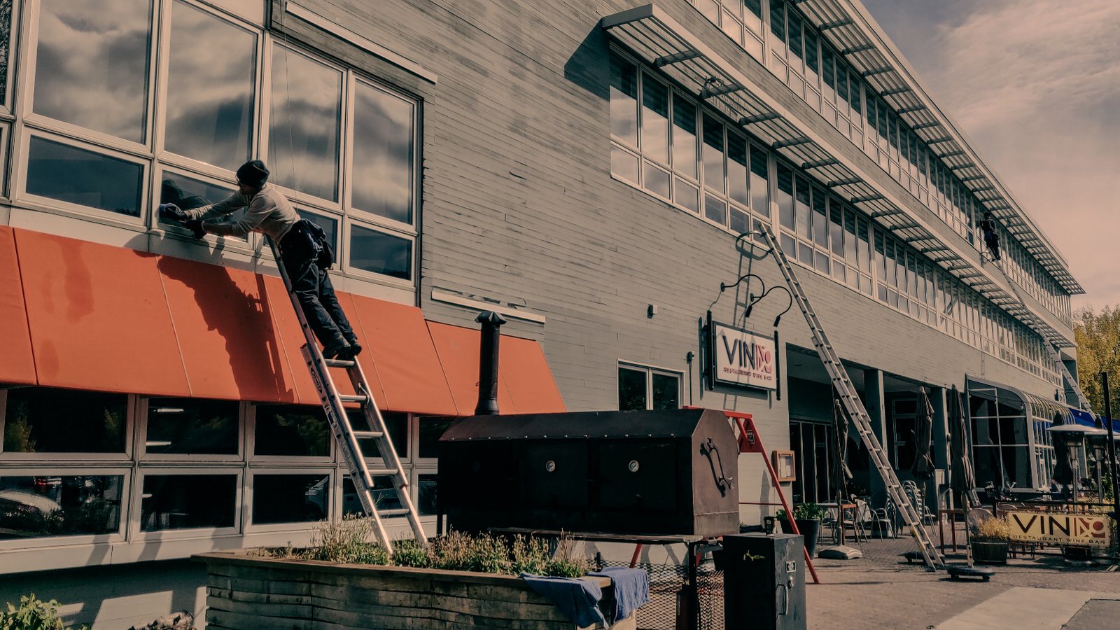 Window Cleaning in Avon, Colorado Professional window cleaning in Avon, Colorado by Clean Up Group.